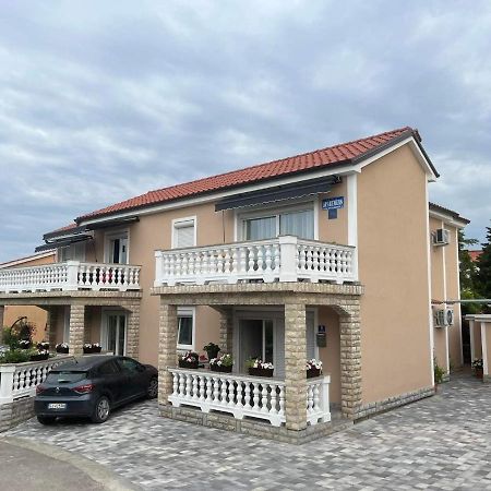 Apartments Ostojic Krk Town Extérieur photo