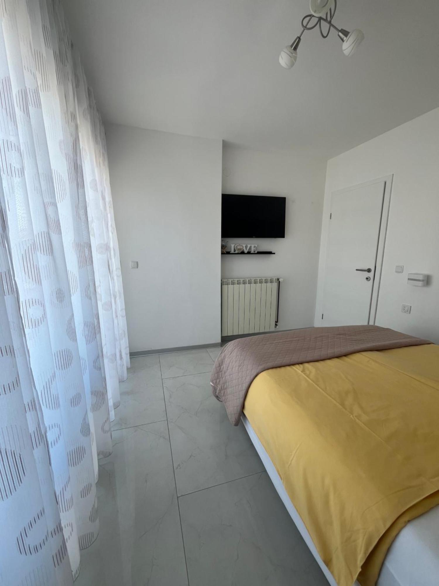 Apartments Ostojic Krk Town Extérieur photo