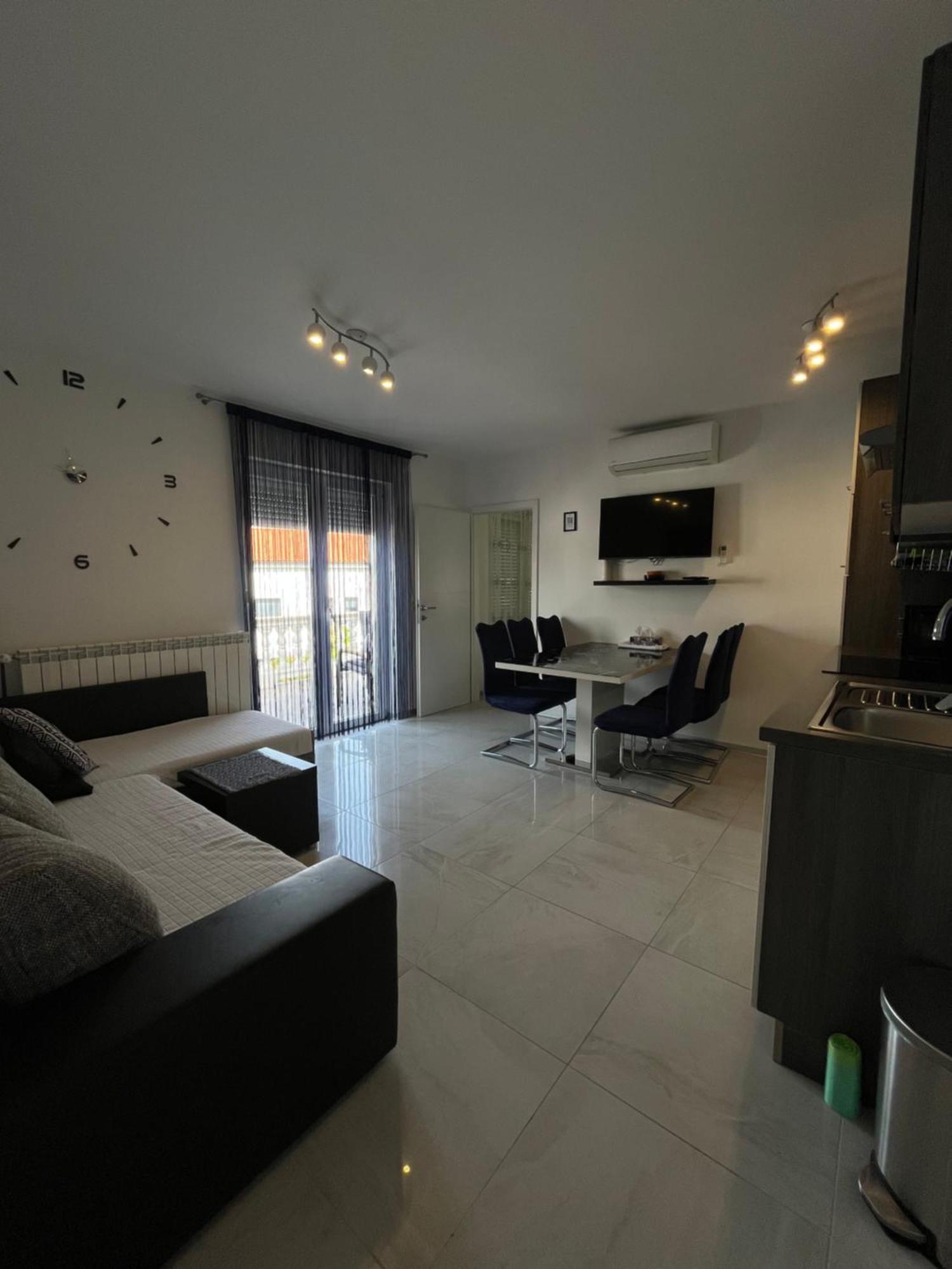 Apartments Ostojic Krk Town Extérieur photo